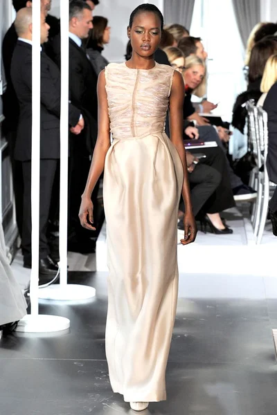 Look 28